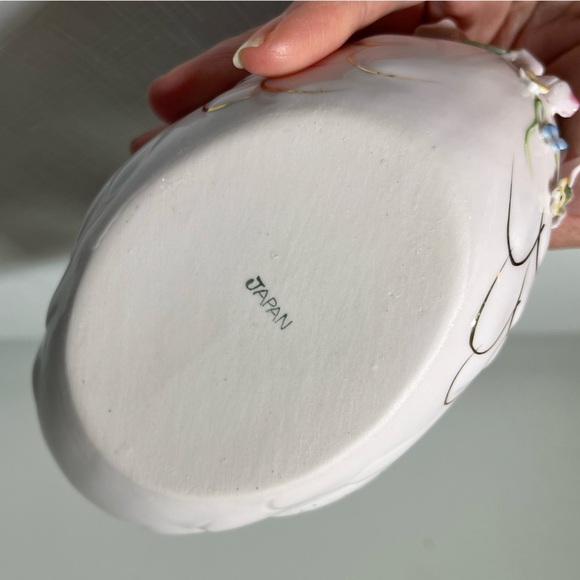 VINTAGE Swan Ceramic Figurine with Floral Accents. Made in JAPAN. Trinkets. - Picture 3 of 7